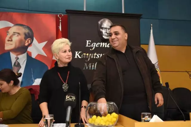 Tarsus Belediyesi'nde Toplu Konut İçin Kura Heyecanı Yaşandı Tarsus Belediyesi'nde Toplu Konut İçin Kura Heyecanı Yaşandı