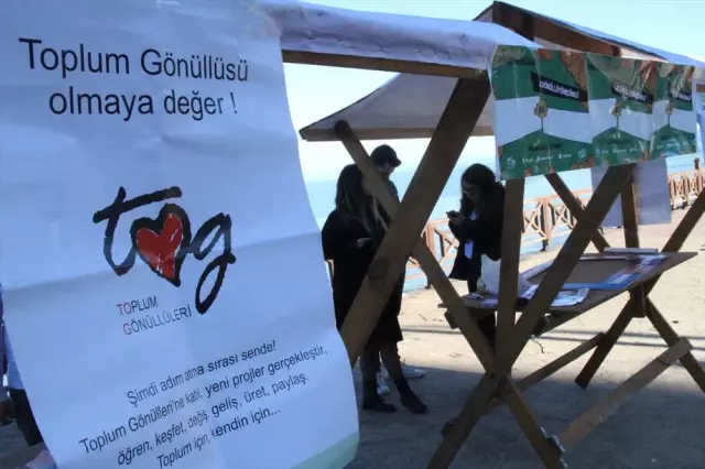 Toplum Gönüllüsü Öğrenciler Çalışmalarını Tanıttı Toplum Gönüllüsü Öğrenciler Çalışmalarını Tanıttı