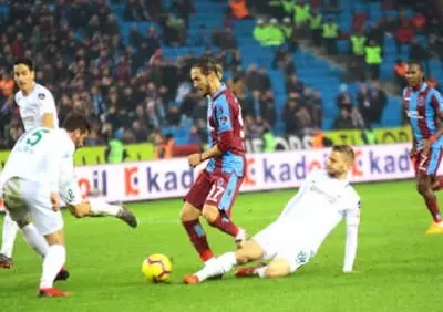 Trabzon'da İlk Yarı Gol Yok Trabzon'da İlk Yarı Gol Yok