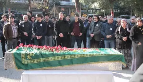 Tübitak Ödüllü Öğretim Görevlisine Gözyaşlarıyla Veda Tübitak Ödüllü Öğretim Görevlisine Gözyaşlarıyla Veda