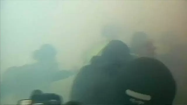 Video | Fransız Polisinden Sarı Yelekliler'e Gaz Bombası Video | Fransız Polisinden Sarı Yelekliler'e Gaz Bombası