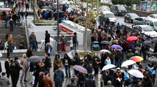 70 Milyon İçin Nimet Abla Önünde Kuyruk Oluştu