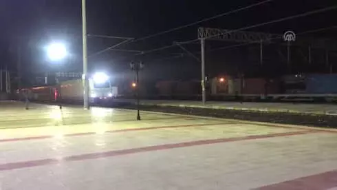 Düzensiz Göçmenler Tren İstasyonunda Yakalandı Düzensiz Göçmenler Tren İstasyonunda Yakalandı