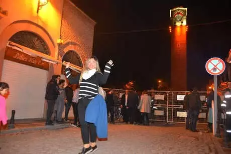 Festival İptal Edilince, Hatıra Fotoğrafı Çekildiler Festival İptal Edilince, Hatıra Fotoğrafı Çekildiler