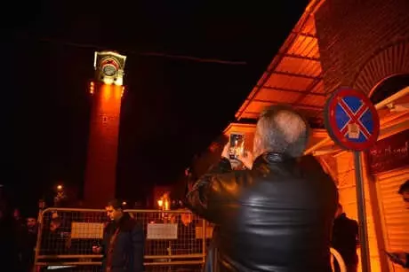 Festival İptal Edilince, Hatıra Fotoğrafı Çekildiler Festival İptal Edilince, Hatıra Fotoğrafı Çekildiler