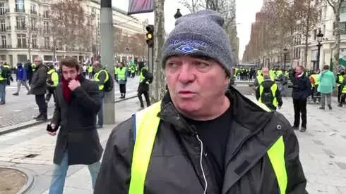 Fransa Sokakları Karıştı Fransa Sokakları Karıştı