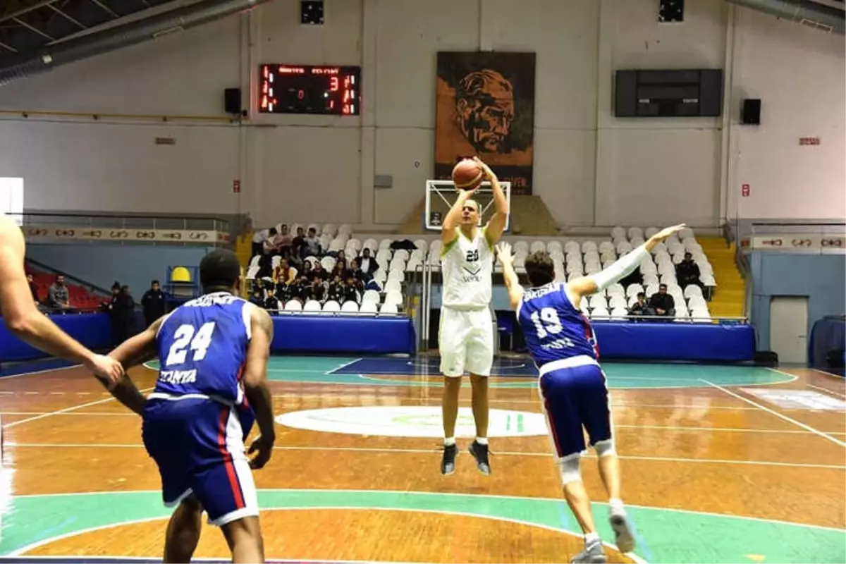 Manisa Bbsk'li Dev Adamlar Selçuklu Basketbol'u 79-63 Yendi