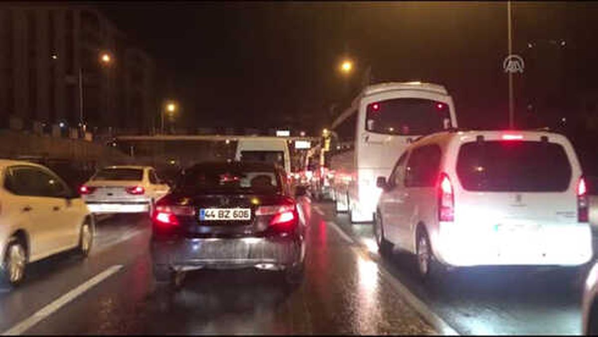 İzban'daki Grev Nedeniyle Bazı Tren Seferleri Durdu (3)