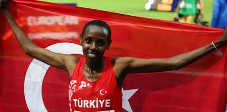 Milli Atlet Yasemin Can Tarihe Geçti