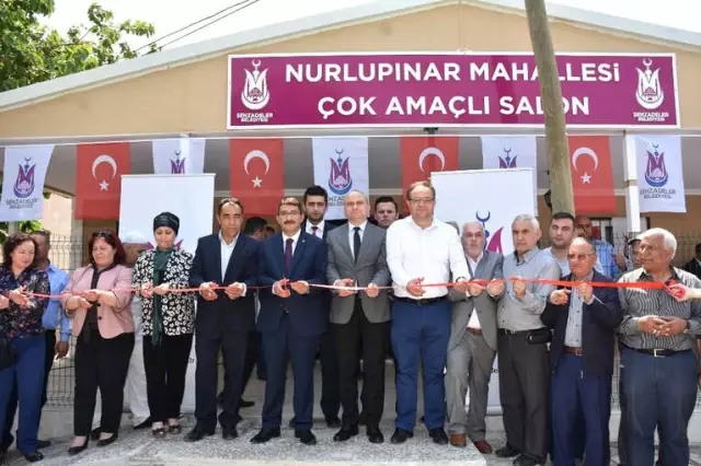 Şehzadeler, Vatandaşların Hüznüne ve Mutluluğuna Ortak Oluyor