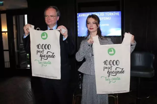 Tuba Ünsal'dan 10 Bin Poşet Gücünde Çanta