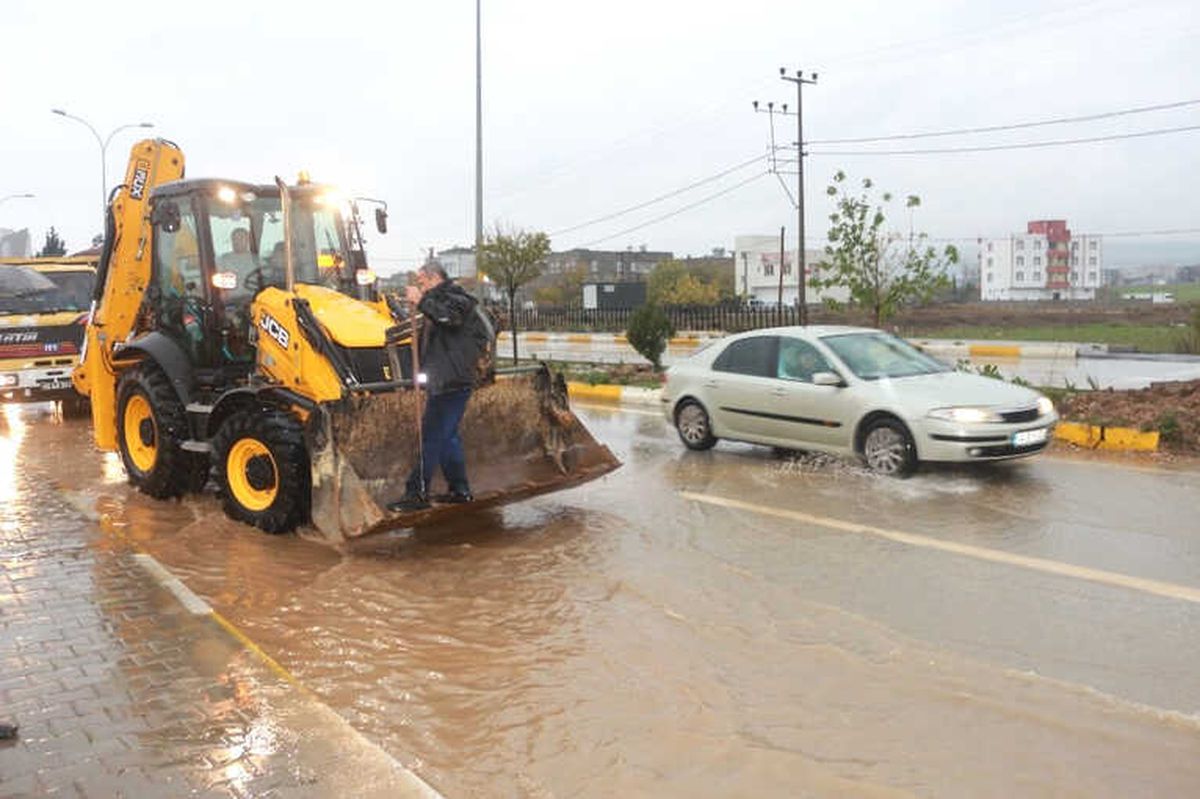 Adıyaman'da Cadde ve Sokaklar Göle Döndü