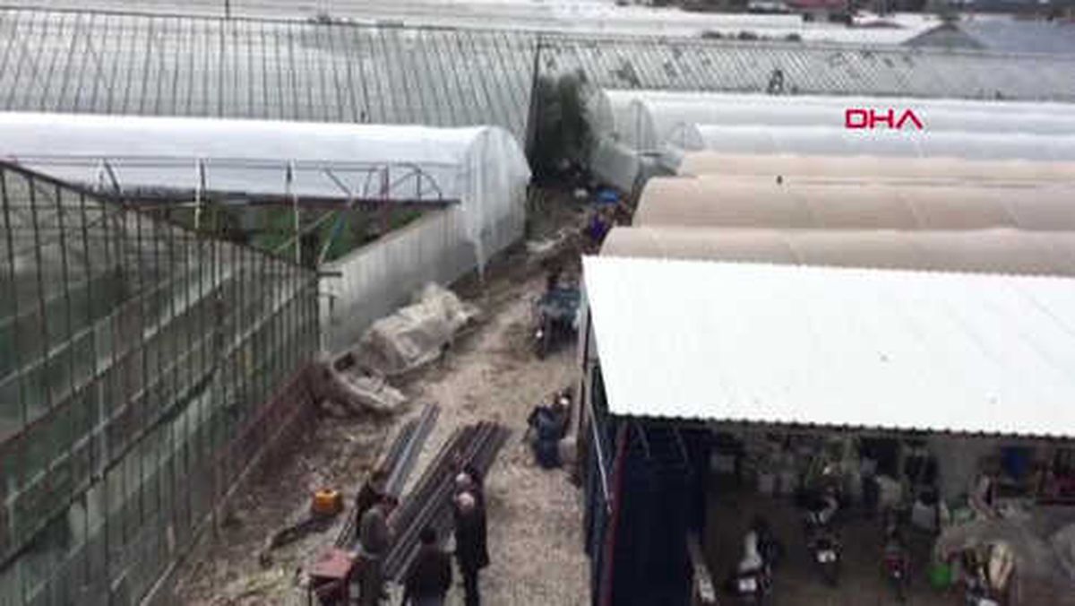Antalya Kaş'ta Yağmur ve Hortum Seraları Vurdu
