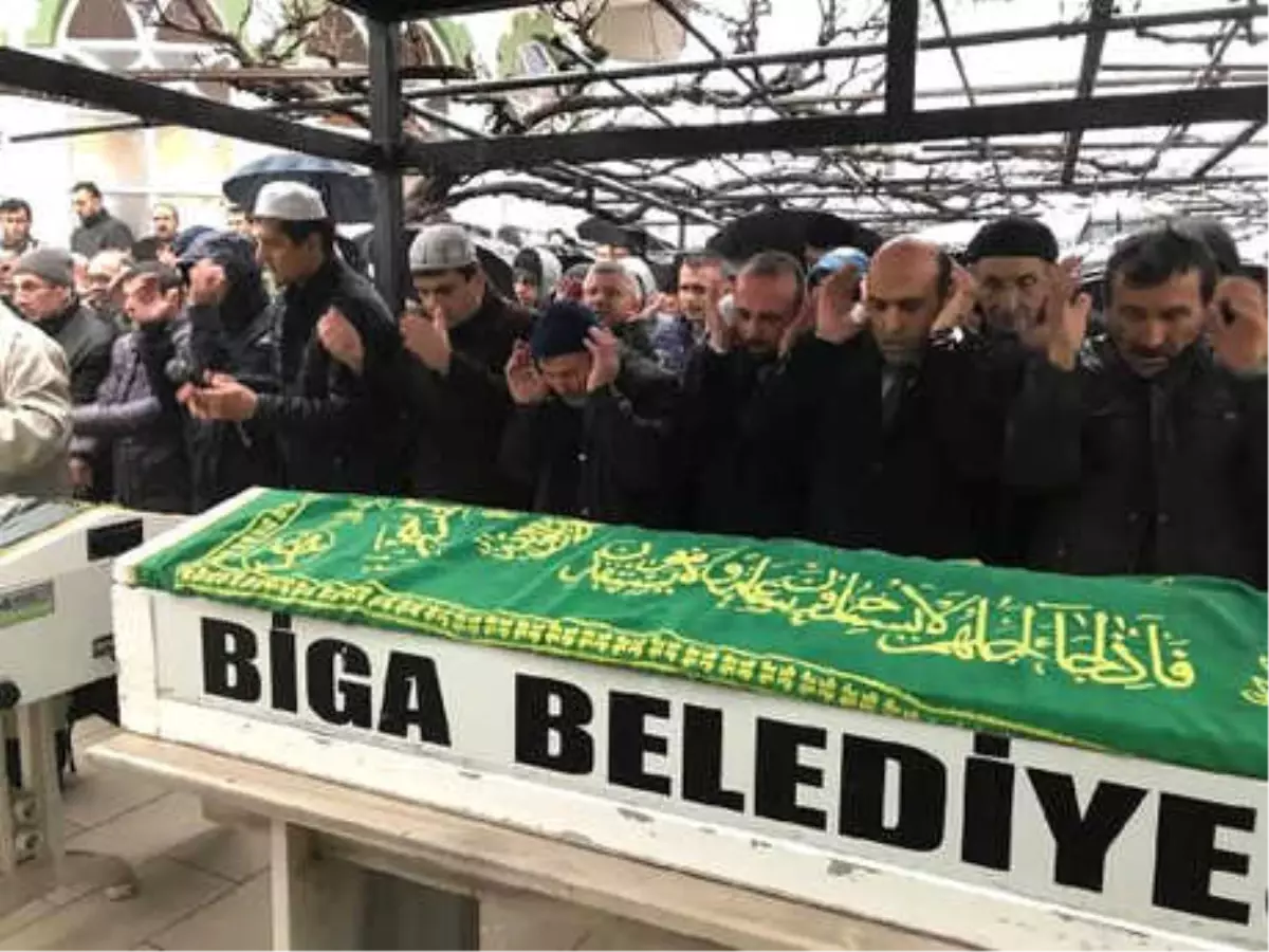 Çanakkale'de Servis Kazasında Ölen 4 İşçi Toprağa Verildi