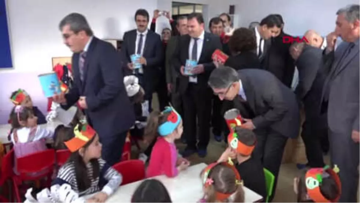 Balıkesir Havran'da Öğrencilere 6 Ton Meyve Dağıtıldı