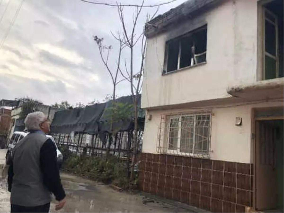 Evi Yangında Kullanılamaz Hale Geldi