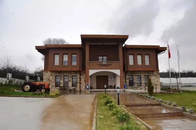 İzmit'te Köy Müzesi Ziyaretçilerini Ağırlamayı Sürdürüyor İzmit'te Köy Müzesi Ziyaretçilerini Ağırlamayı Sürdürüyor