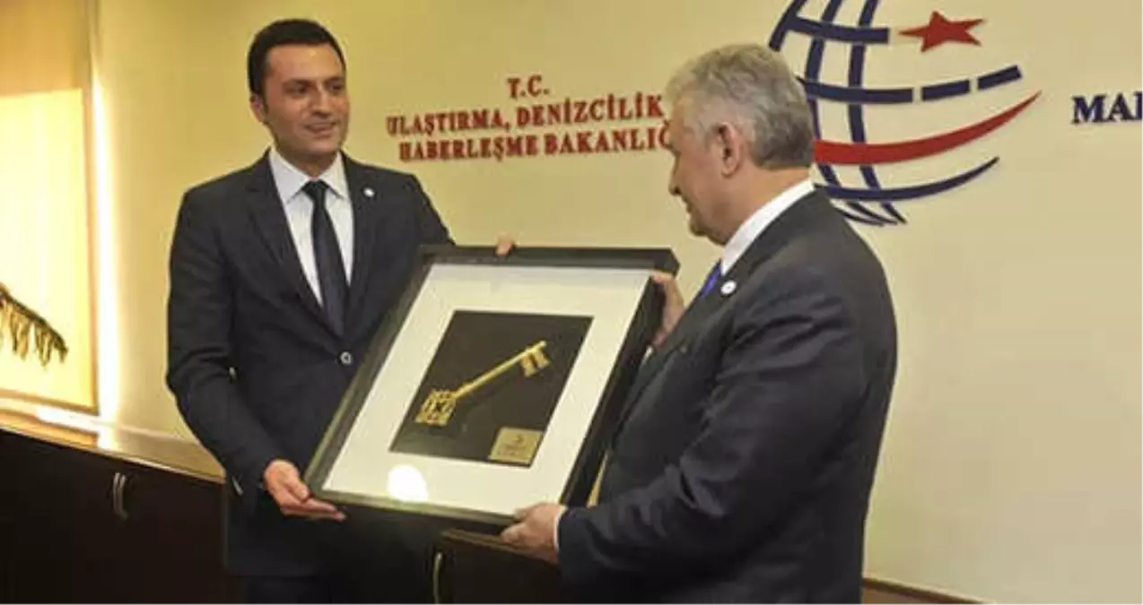 Kızılay'a Kayyum Olarak Atanan İlhami Yıldırım'ın, Binali Yıldırım'ın Kardeşi Olduğu Ortaya Çıktı