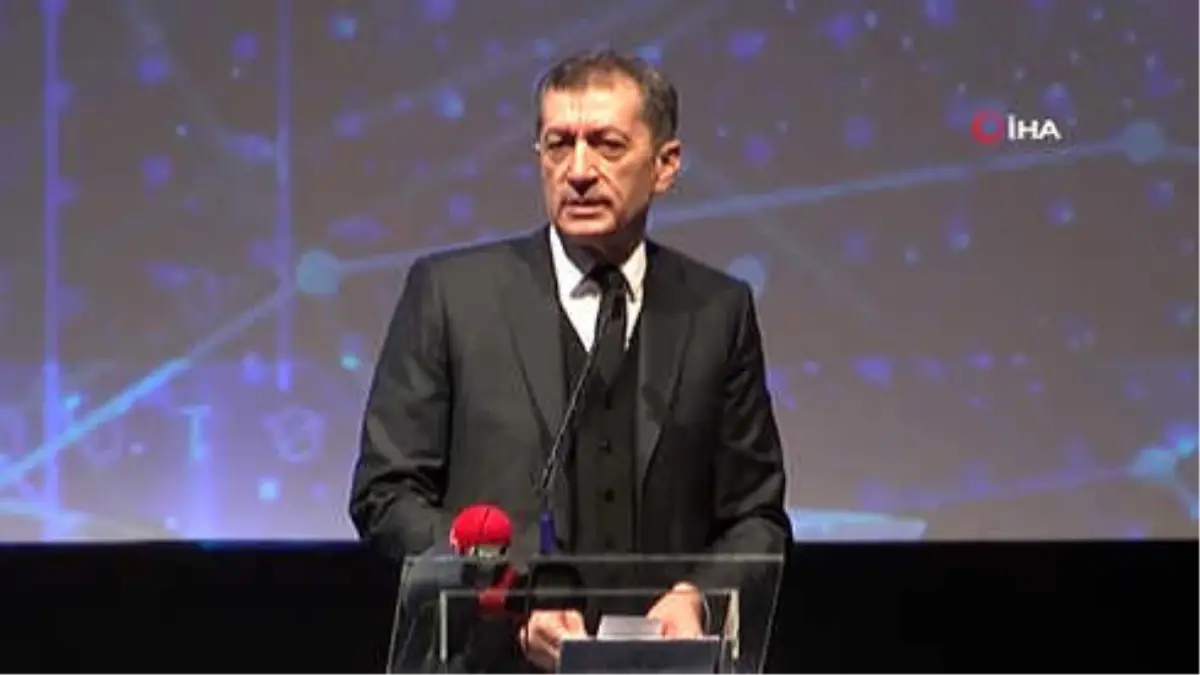 Milli Eğitim Bakanı Ziya Selçuk, 4. Geleneksel Microsoft Türkiye Eğitim Teknolojileri Zirvesi'nde...