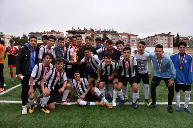 Okul Sporları Genç Erkekler Futbol Müsabakaları Okul Sporları Genç Erkekler Futbol Müsabakaları