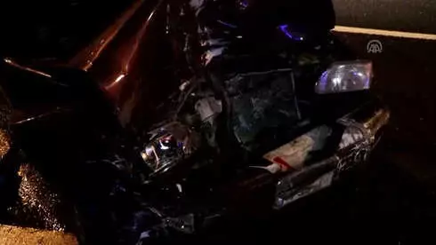 Otomobil, Ambulansa Çarptı: 1 Yaralı Otomobil, Ambulansa Çarptı: 1 Yaralı