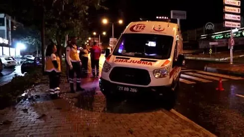 Otomobil, Ambulansa Çarptı: 1 Yaralı Otomobil, Ambulansa Çarptı: 1 Yaralı