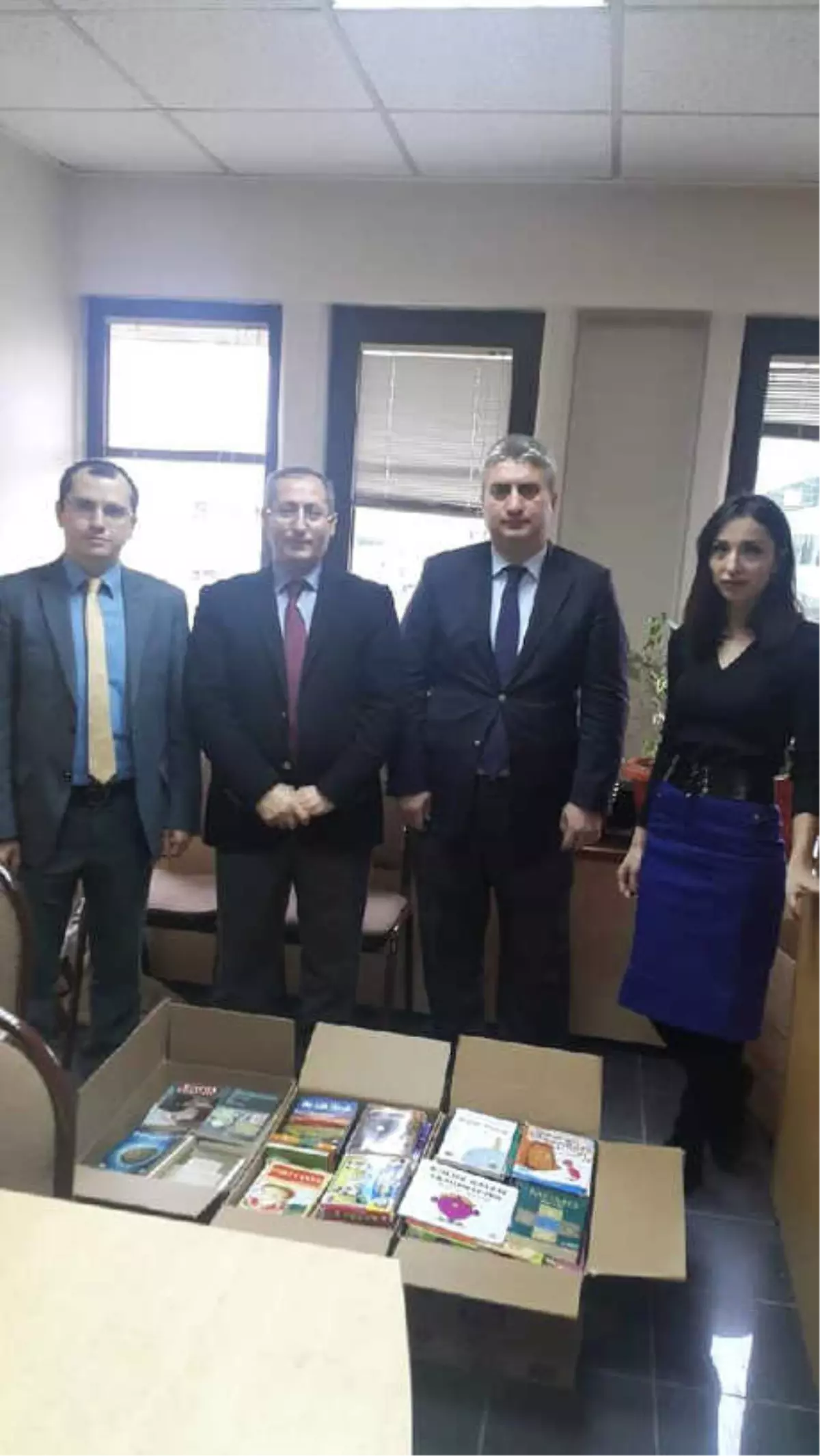 Sayıştay Denetçilerinden Beytüşşebaplı Öğrencilere 300 Kitap
