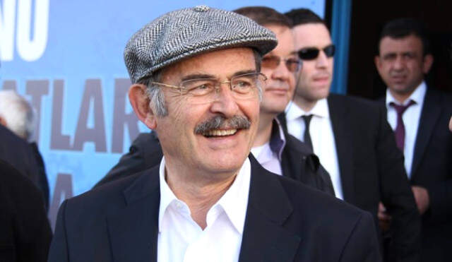 Yılmaz Büyükerşen Kimdir?