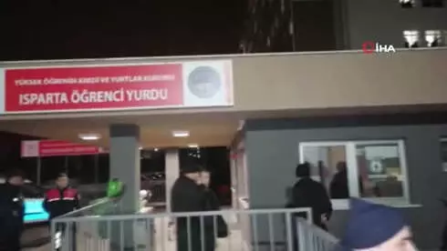 Yuzlerce Ogrenci Kyk Da Yasadiklarini Iddia Ettikleri Sorunlari Protesto Etti Isparta