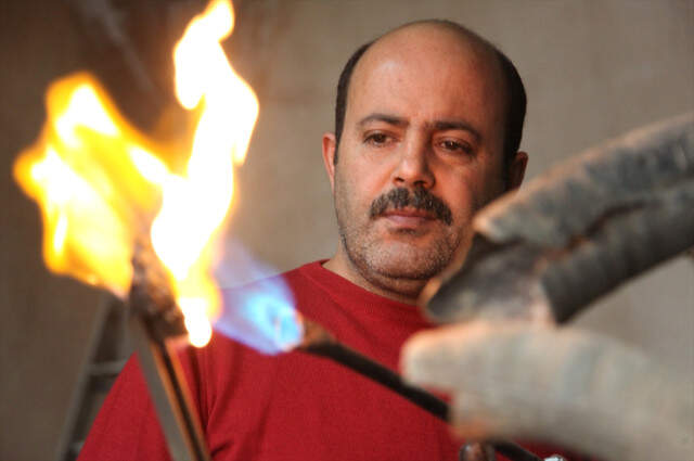 30 Yıllık Bastoncunun Koç, Sığır ve Manda Boynuzlarını İşleyerek Yaptığı Selçuklu Motifli Bastonlar Kapış Kapış Satılıyor