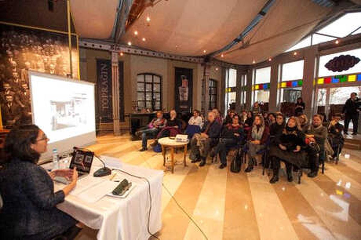 Fabrika Kızları:  Cibali Tütün ve Sigara Fabrikası'nın Hikayesi