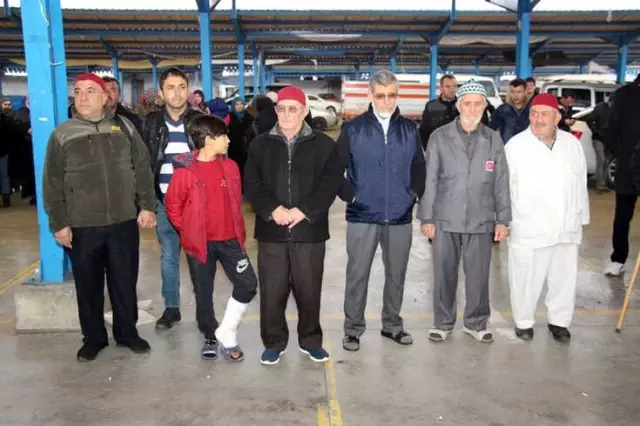 Osmaneli'nde Kutsal Topraklara Gidecek Olan Hacı Adayları Uğurlandı