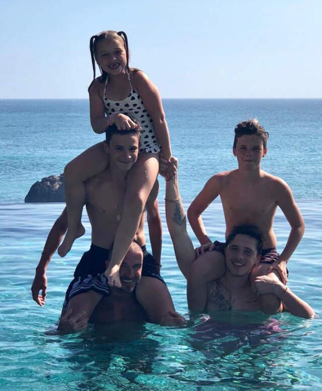 Victoria Beckham, David Beckham'a Aşkını Anlatan Dövmeyi Sildirdi
