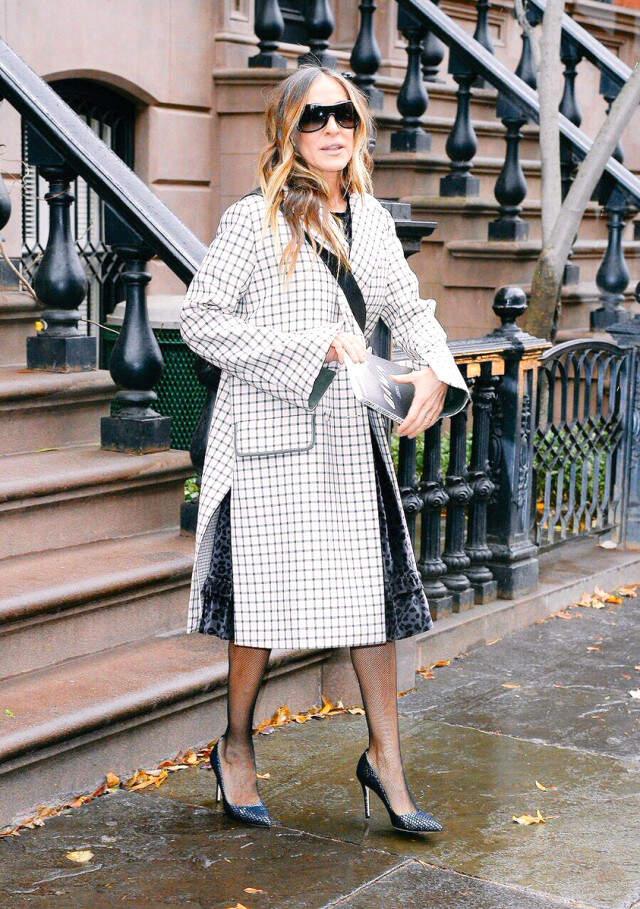 ABD'li oyuncu Sarah Jessica Parker, Selahattin Demirtaş'ın Kitabını Okurken Görüntülendi