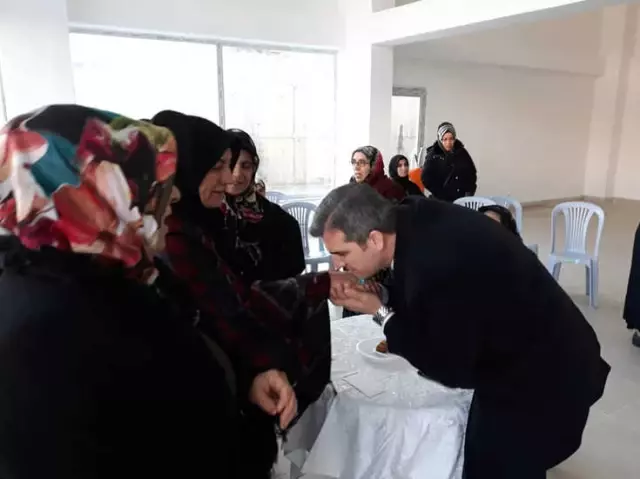 Başkan Yemeniciye Kadınlardan Büyük İlgi Başkan Yemeniciye Kadınlardan Büyük İlgi