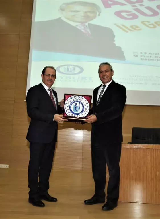 Bayburt Üniversitesi Abbas Güçlü'yü Ağırladı Bayburt Üniversitesi Abbas Güçlü'yü Ağırladı