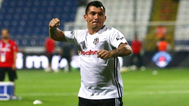 Gary Medel, Hangi Pozisyonda Daha İyi Performans Sergilediğini Açıkladı