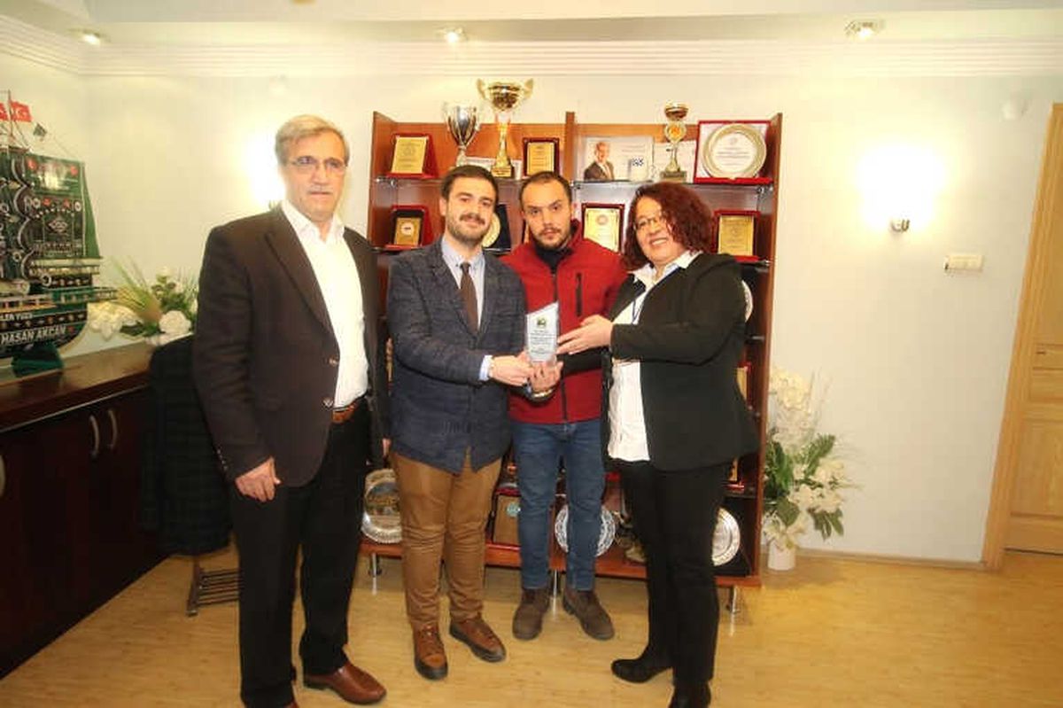 Kihayko Derneğinden Başkan Akcan'a Teşekkür Plaketi