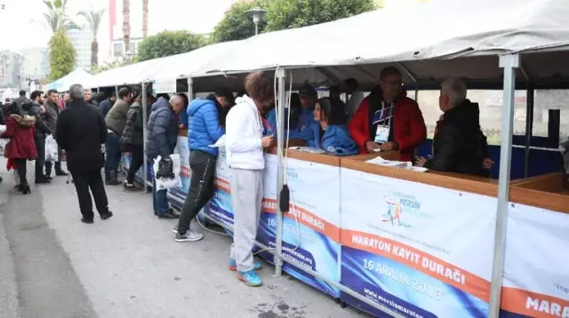 Mersin'de Maraton Fuarı Başladı Mersin'de Maraton Fuarı Başladı