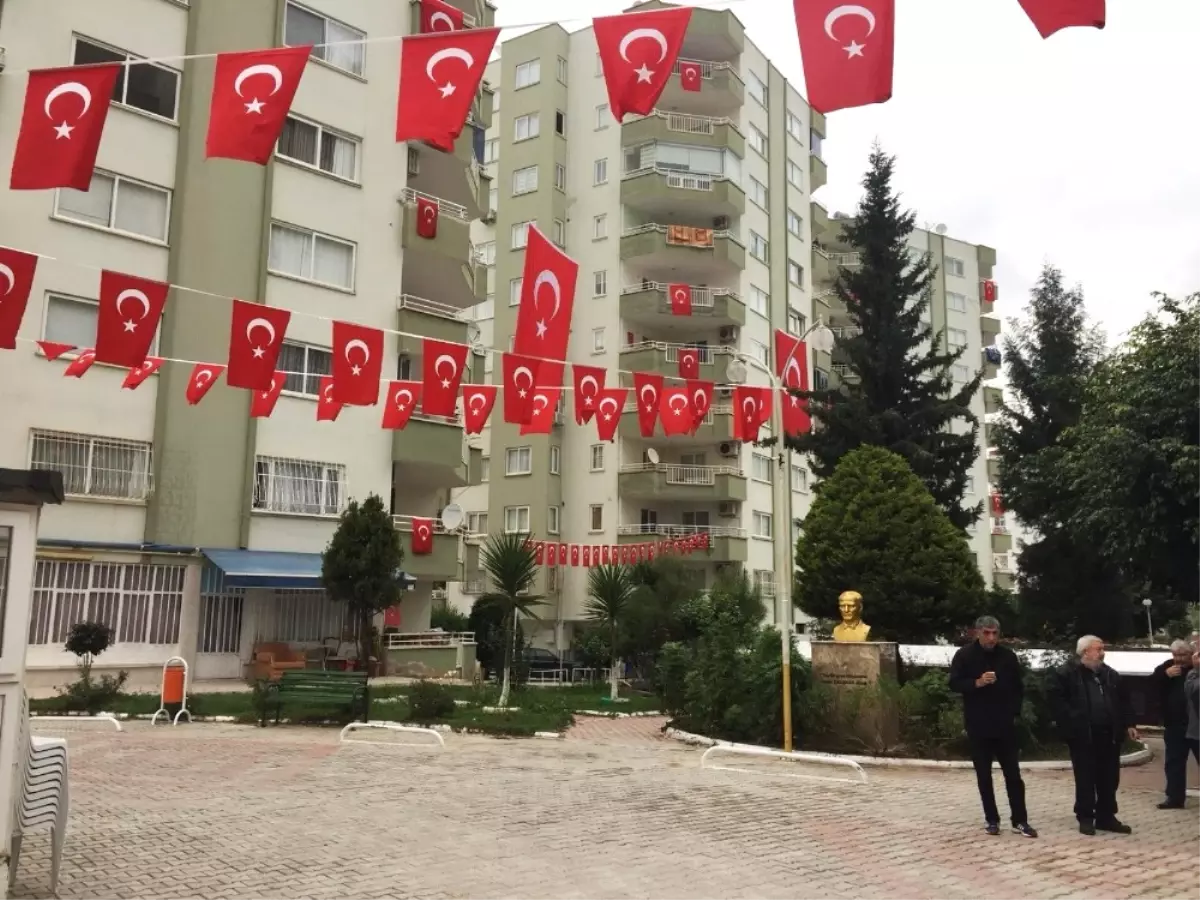 Mersin�deki Şehidin Evi Bayraklarla Donatıldı Haberler