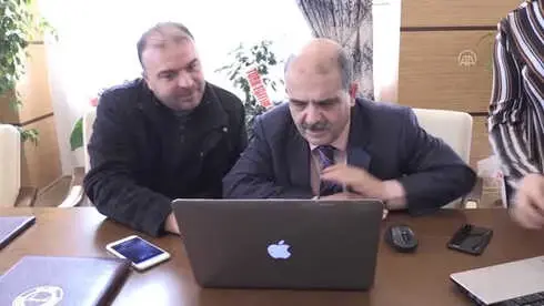 Mkü Rektörü Kaya, Aa'nın Fotoğraf Oylamasına Katıldı Mkü Rektörü Kaya, Aa'nın Fotoğraf Oylamasına Katıldı