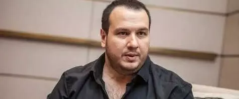 Şahan Gökbakar, Evinin Banyosundan Çektiği Videoyla Tarkan'ı Tiye Aldı Şahan Gökbakar, Evinin Banyosundan Çektiği Videoyla Tarkan'ı Tiye Aldı