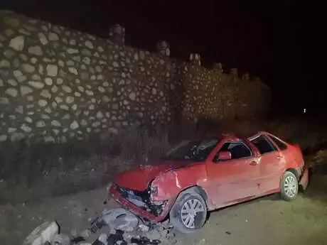 Şehir Manzarasını İzlerken, Otomobille Uçuruma Yuvarlandılar: 2 Yaralı