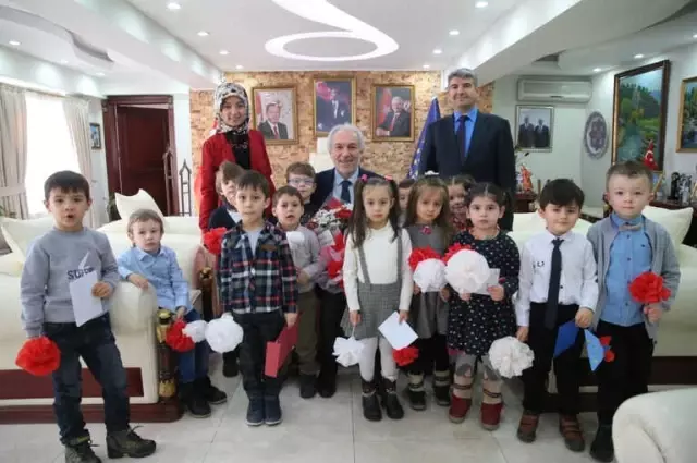 Miniklerden Başkan Saraçoğlu'na Ziyaret Miniklerden Başkan Saraçoğlu'na Ziyaret