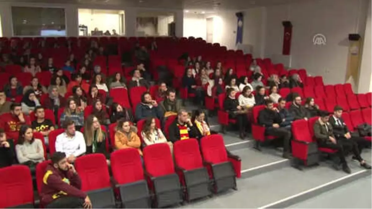 Sosyal Medya İnsanları Narsistleştiriyor'