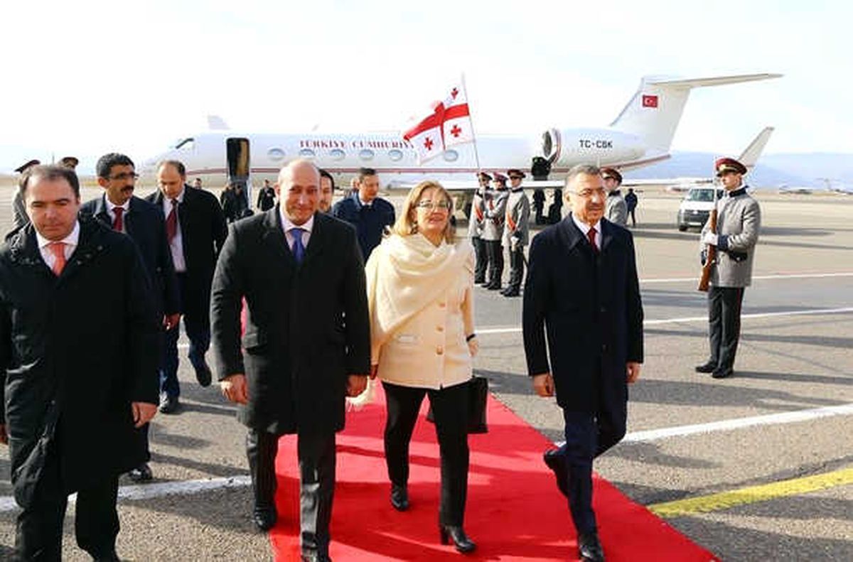 Gürcistan'ın İlk Kadın Devlet Başkanı Zurabişvili Yemin Etti