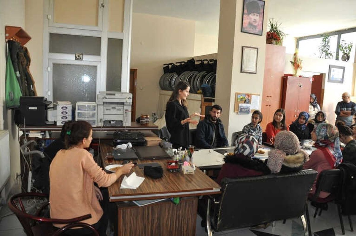 Kars Tema Vakfı'ndan Engellilere 'Mavi Kapak' Desteği