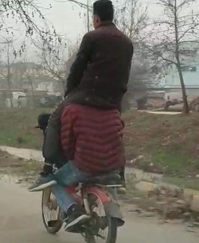Plakasız Motosiklet Üzerinde Tehlikeli Oyun Tepki Çekti
