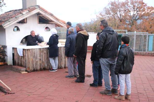 20 Yıldır Yaptıkları Ekşi Mayalı Köy Ekmeği Gelir Kapıları Oldu