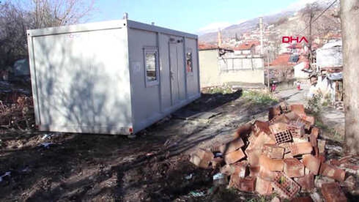 Afyonkarahisar İstediği Konteyner, Barakadaki Yangında Can Verdikten Sonra Geldi